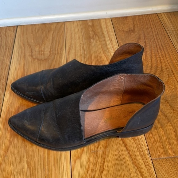 Free People | Flat Royale Black Slip Ons Size 37.5 Flaw - Picture 4 of 5